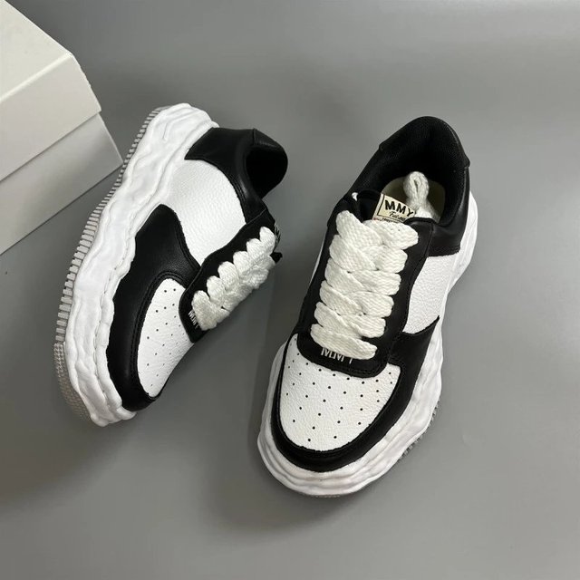 Chunky two-tone sneaker on the catalogue